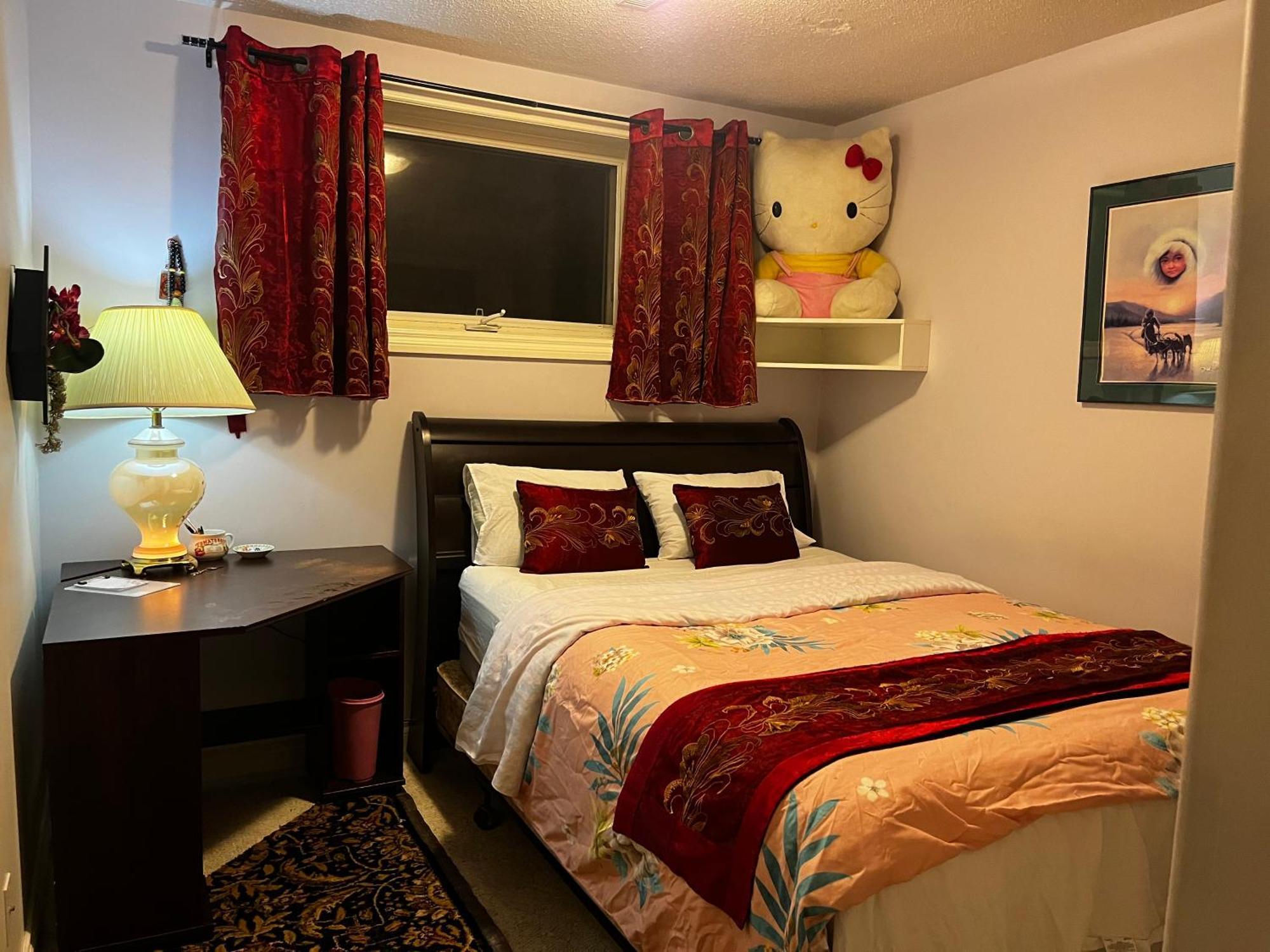 Hamptons Rose Garden Family! Hotell YYC Eksteriør bilde